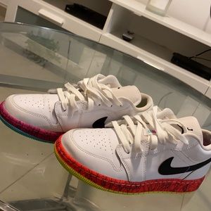 Air Jordan 1 size 5Y!